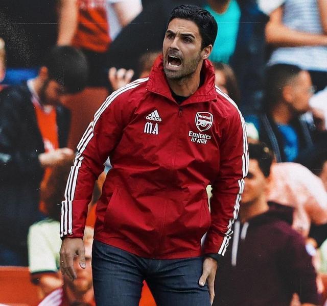 主教练提前离职，球队管理层再度换帅调整战略的简单介绍