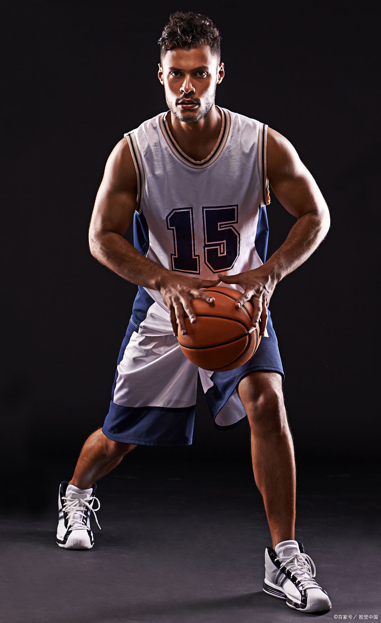 火箭队大胜尼克斯队，赢得比赛