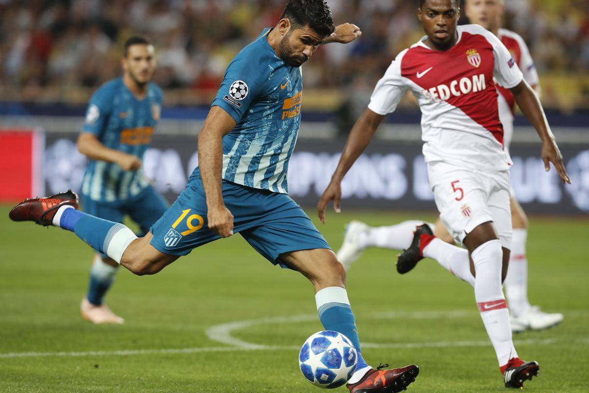 圣埃蒂安球员连下两球,领先对手取胜 圣埃蒂安球员连下两球,领先对手取胜