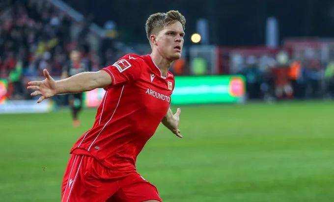 沙尔克遭遇连败,球队面临挑战 沙尔克遭遇连败,球队面临挑战