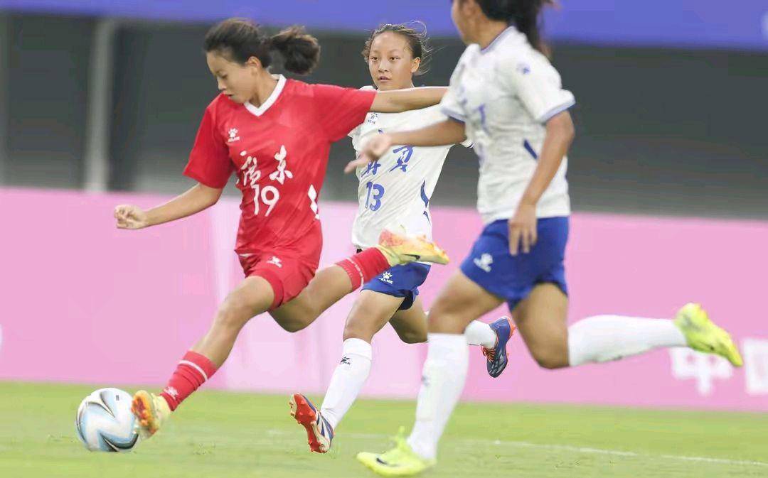 我国女足选手在国际舞台上实现突破 我国女足选手在国际舞台上实现突破