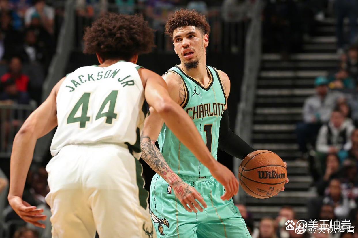 雄鹿主场迎战黄蜂，戴维斯状态火爆