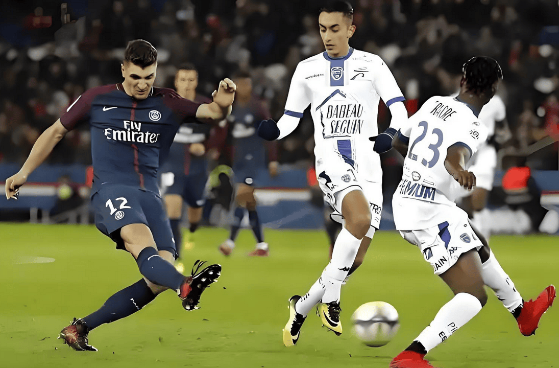 亚眠队在主场击败对手，豪取三分