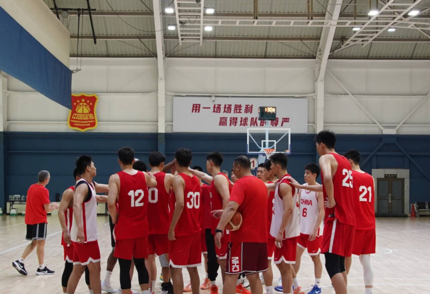 关于备战重要赛事,球队高强度训练抢先启动的信息 关于备战重要赛事,球队高强度训练抢先启动的信息