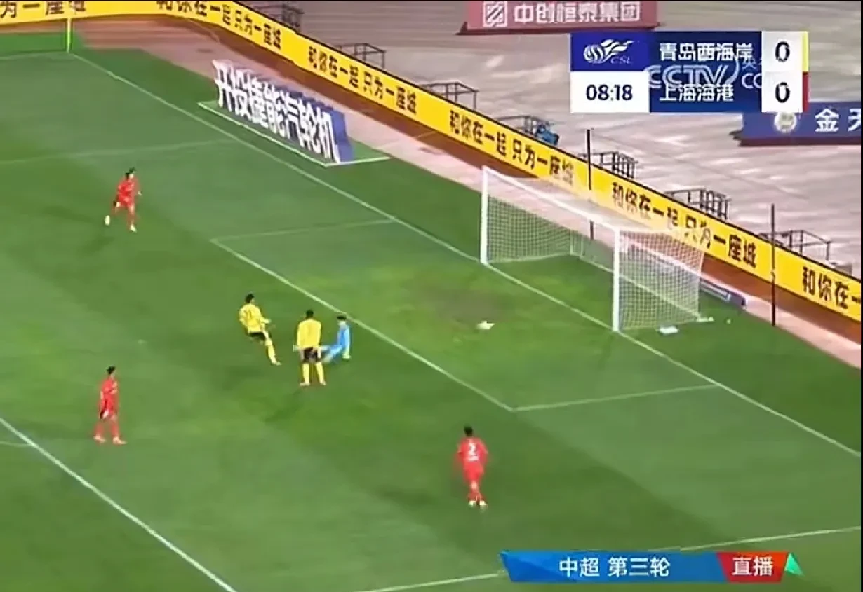 一波三折!球队中场闹内讧,主教练急补 一波三折!球队中场闹内讧,主教练急补