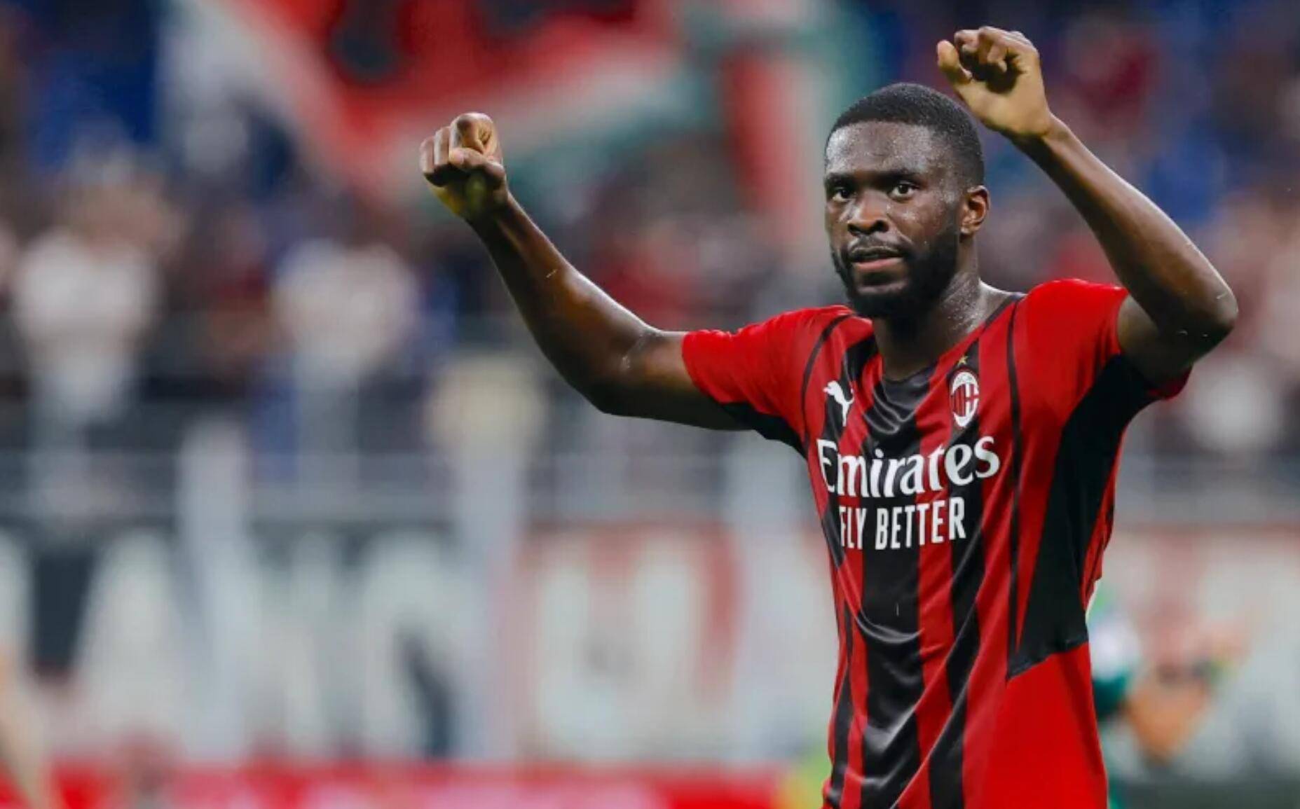 萨索洛球员努力拼搏,带领球队获胜 萨索洛球员努力拼搏,带领球队获胜