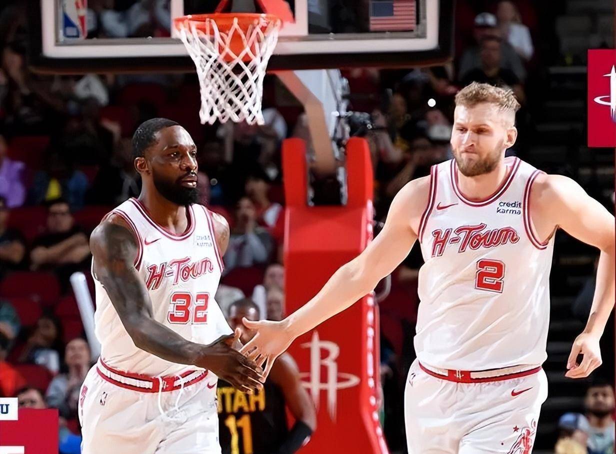 华德福德客场大胜，豪取三分的简单介绍