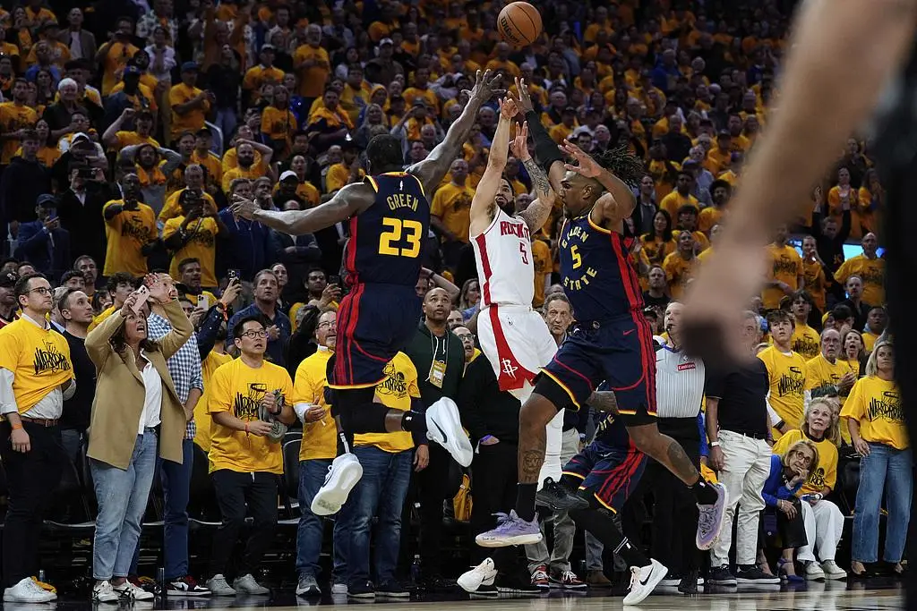 勇士成功击败火箭,晋级总决赛 勇士成功击败火箭,晋级总决赛