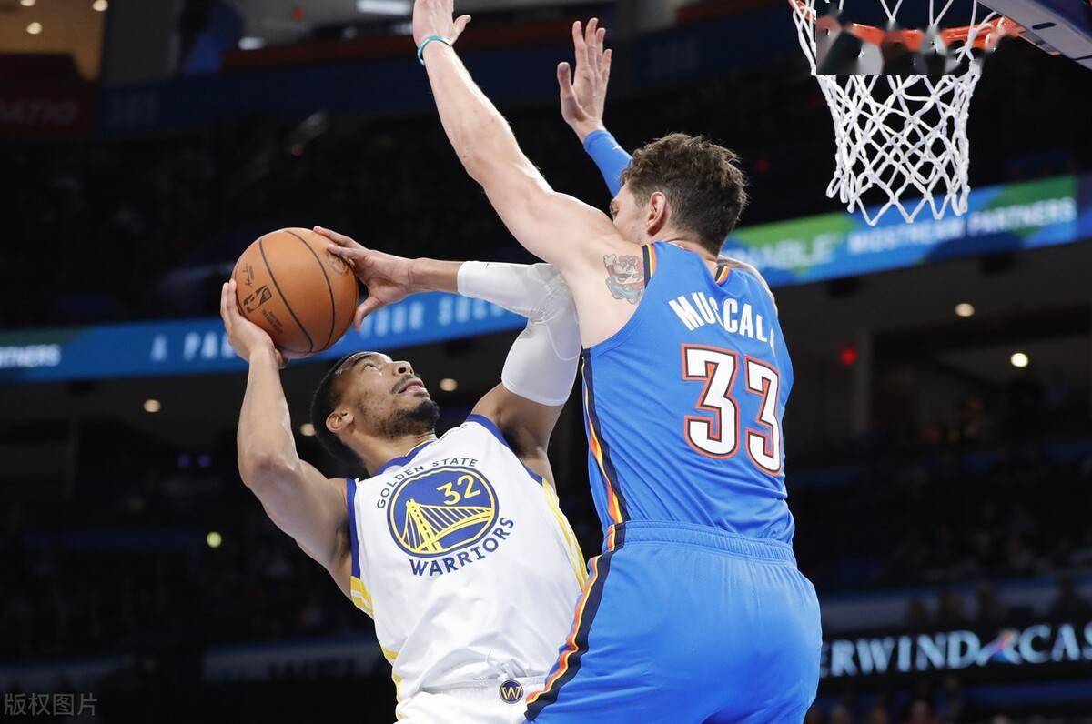 勇士与雷霆上演胶着大战，点球复仇成功